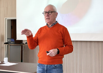 Peter Vermeulen holder oplæg på Fonden Ørting, der er et opholdssted i Jylland for børn og unge med autisme. Derudover tilbyder Fonden Ørting specialundervisning i vores specialskole, der er en skole for børn med særlige behov i Jylland