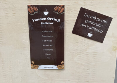 Kaffemenu med de forskellige former for kaffe, som man kan bestille i vores barista-kaffebar